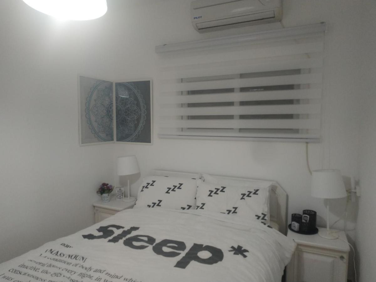 Akhva Accommodation Unit-אחווה יחידת אירוח Arad Bagian luar foto