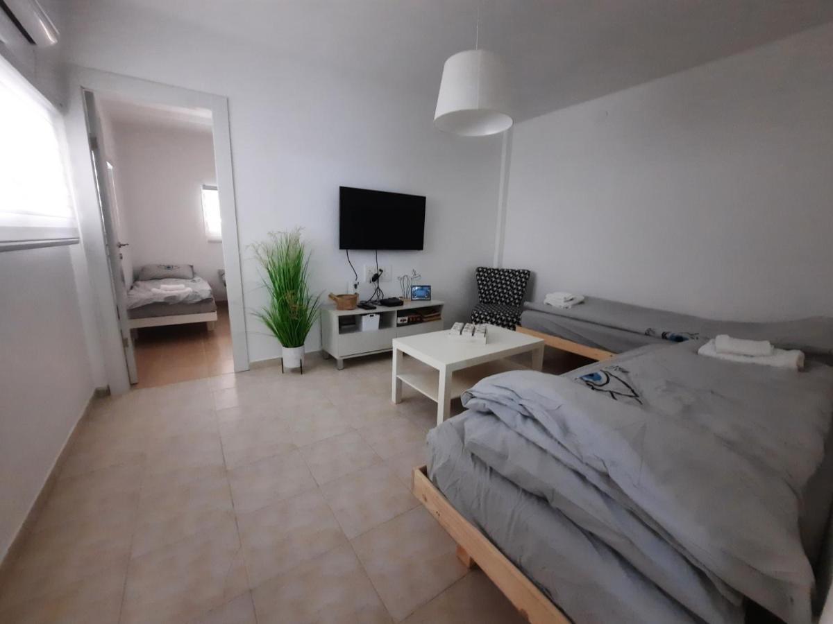 Akhva Accommodation Unit-אחווה יחידת אירוח Arad Bagian luar foto